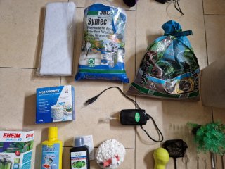 Acuario 15L con accesorios y consumibles