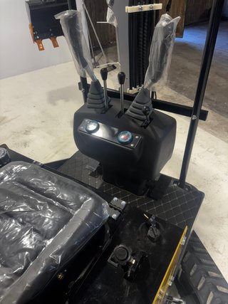 Retroexcavadora mini 1 T