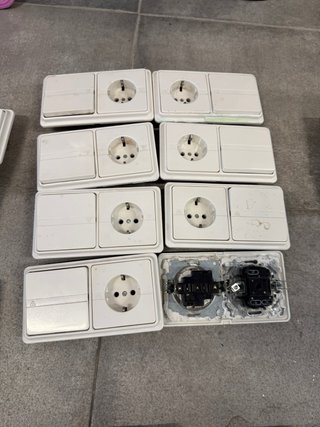 Mecanismos Eléctricos Niessen cuadrados.
