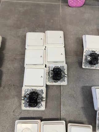 Mecanismos Eléctricos Niessen cuadrados.