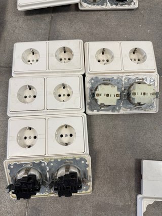 Mecanismos Eléctricos Niessen cuadrados.