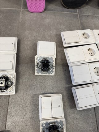 Mecanismos Eléctricos Niessen cuadrados.