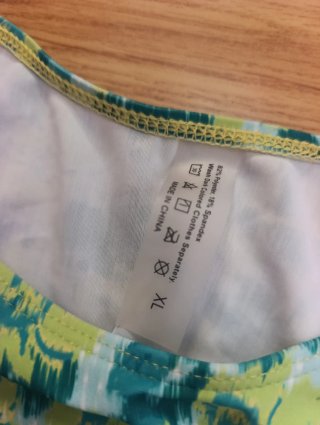 Bikini verde y multicolor