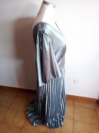 Vestido largo satinado verde azulado