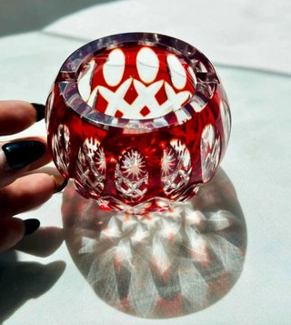 Cenicero cristal tallado rojo