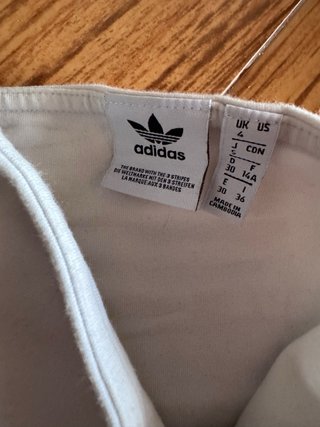 Top corto Adidas ragazza bianco