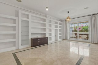 Piso en venta en Playa de la Fontanilla en Marbella