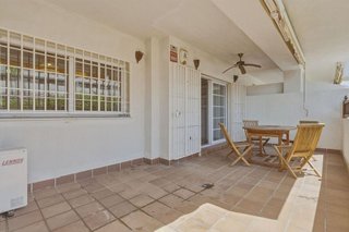 Piso en venta en Playa de la Fontanilla en Marbella