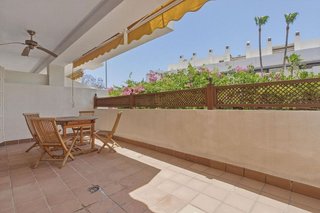 Piso en venta en Playa de la Fontanilla en Marbella