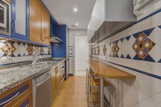 Piso en venta en Playa de la Fontanilla en Marbella