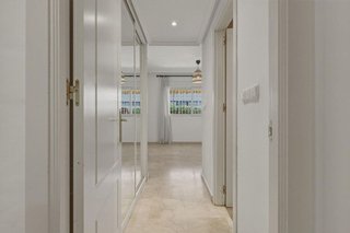 Piso en venta en Playa de la Fontanilla en Marbella