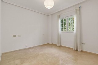 Piso en venta en Playa de la Fontanilla en Marbella