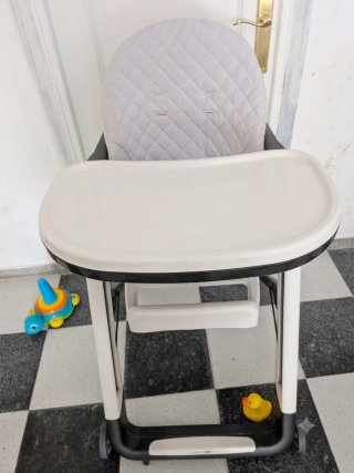Trona de bebé en perfecto estado