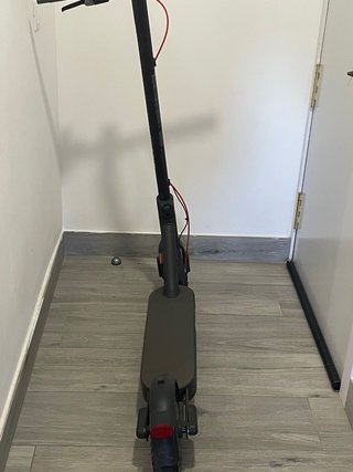 Xiaomi Pro 4 Gen 2 con cargador