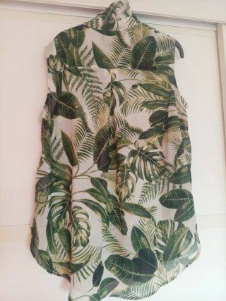 Blusa gasa estampada plantas verde sin mangas