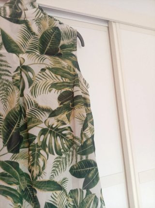 Blusa gasa estampada plantas verde sin mangas