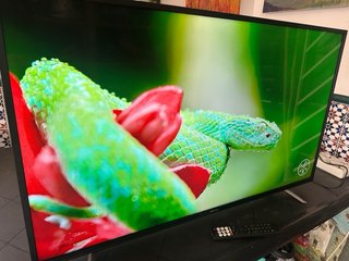 TV Hisense 43 UHD 4K H43B7100  Nueva son caja