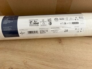 Papel pintado blanco con ondas