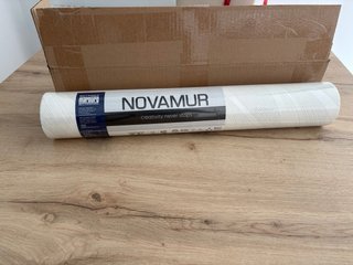 Papel pintado blanco con ondas