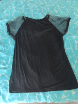 Camiseta Shein negra con transparencias talla S