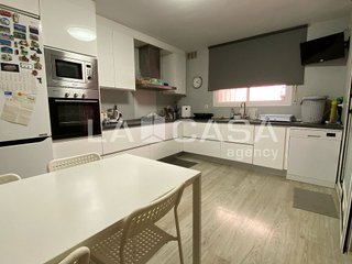 Chalet en venta en Montigalà -Sant Crist en Badalona