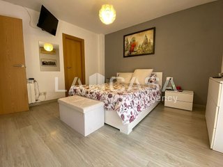 Chalet en venta en Montigalà -Sant Crist en Badalona