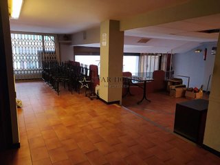 Bar en venta en El Camp de l'Arpa del Clot en Barcelona