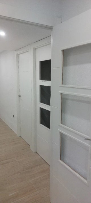 Instalación y montaje de puertas