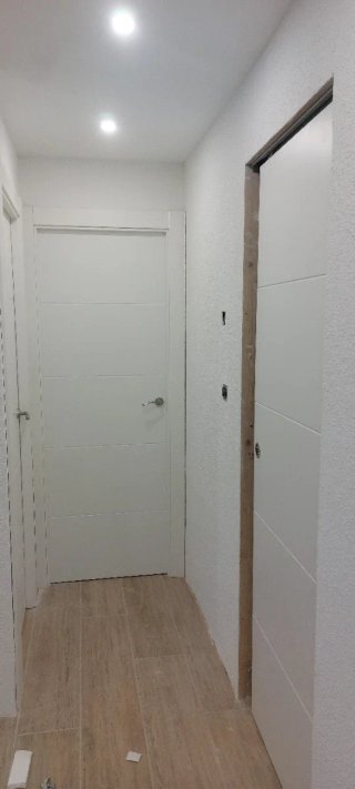 Instalación y montaje de puertas