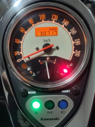 Kawasaki VN900 Classic Negra