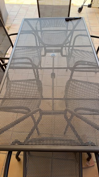Tavolo in acciaio per esterni