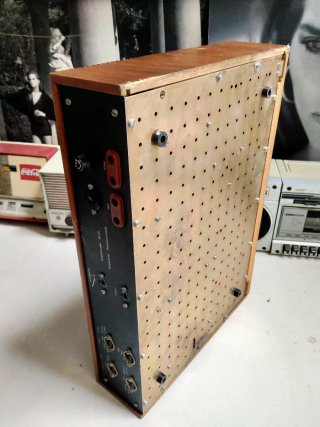 Amplificador Antiguo High Fidelity Marrón