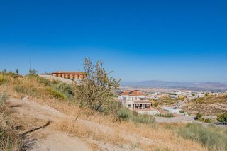Terreno en venta en Zubia (La)