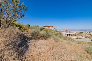 Terreno en venta en Zubia (La)