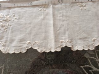 Tapete de mesa bordado