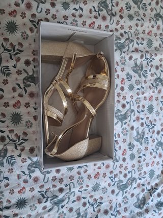 Zapatos dorados Shein Talla 39
