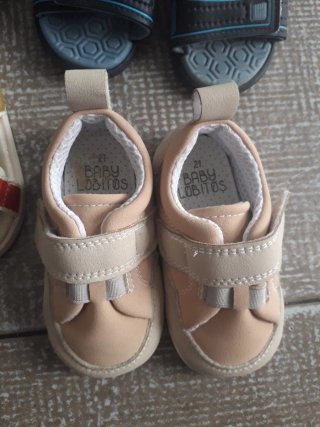 Lote de 4 pares de zapatos de bebé