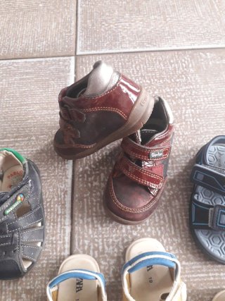 Lote de 4 pares de zapatos de bebé