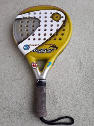Palas de pádel Dunlop (2) y bolso.
