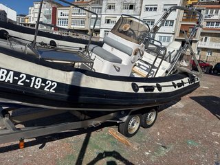 Semirrígida Valiant 6,5m 150CV