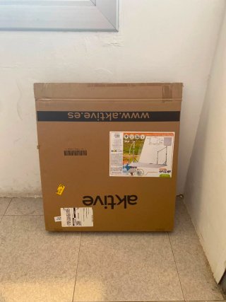 Mesa plegable de metal y plástico