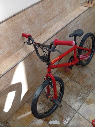 Bicicleta BMX Roja