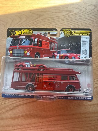 Hot Wheels Team Transport Ferrari 250 GTO