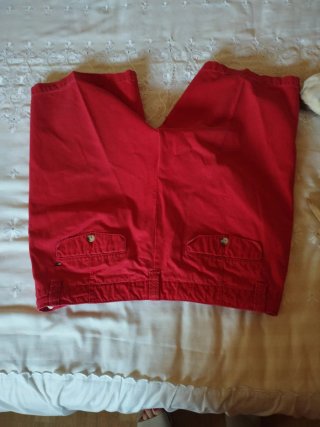 Pantalones cortos rojos