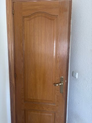 Puerta de madera interior