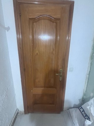 Puerta de madera interior