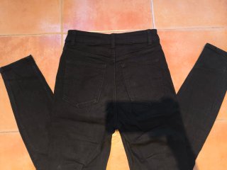 Pantalón vaquero negro