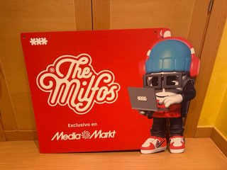 Cartel The Milfshakes x MediaMarkt