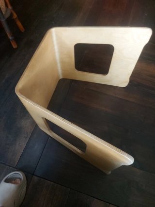 Mesita auxiliar de madera
