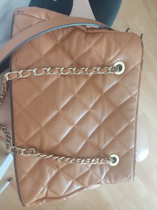 Bolso Parfois acolchado con cadena